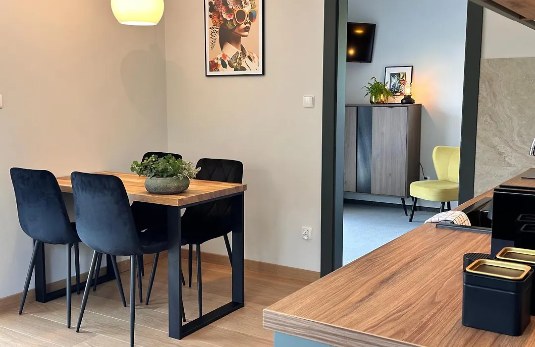 Piaskowy Dom Pokoje i Apartamenty-1